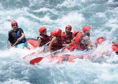 Alanya Tazi Canyon Jeep Safari Zipline und Rafting Tour