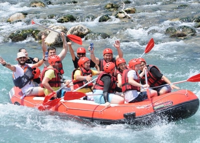 Belek Jeep-Safari Zipline und Rafting-Tour