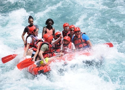 Side Tazı Canyon Jeep Safari Zipline und Rafting Tour